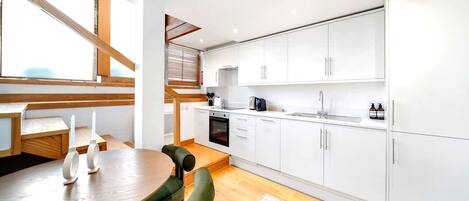 Apartment | Private kitchen | Cleaning supplies