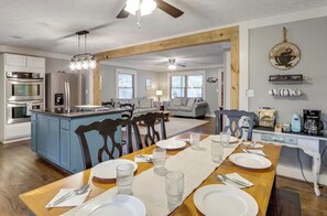 Dining - Near Lake Blue Ridge/ Yellow Bird Cottage/ Sleeps 6/ Pet Friendly/ Firepit (Blue Ridge)