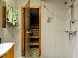 Bathroom - Aurinko vanaja by Interhome (Lempäälä)