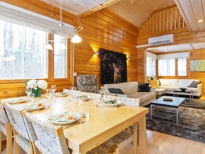 Dining - Aurinko vanaja by Interhome (Lempäälä)