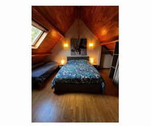 7 bedrooms, desk, iron/ironing board, WiFi