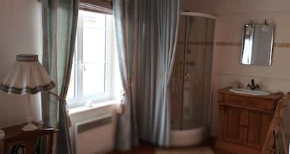 A dix minutes de Reims maison à la campagne idéale pour les visites du vignoble.