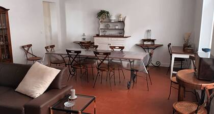 Ten minutes from Reims, this country house is ideal for vineyard visits.