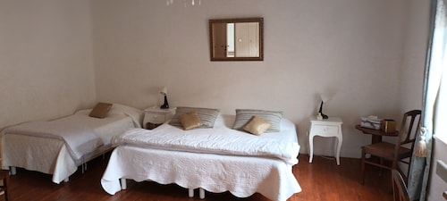 A dix minutes de Reims maison à la campagne idéale pour les visites du vignoble.