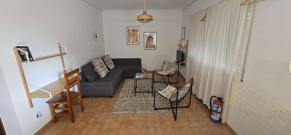 Living area - Bizkar Bare Apartment 2 (San Martín de Carral)