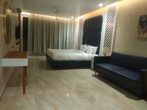 Presidential Studio Suite | Desk, laptop workspace, free WiFi - Shreeja Central (Bhawanipatna)