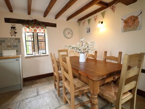 Cottage | Dining - Orchard View (Alfreton)