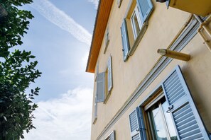 Exterior detail - Spacious Brunate Apartment Near the Funicular (Brunate)