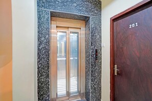 House | Interior - Collection O Prayagraj Bus Stop (Prayagraj)