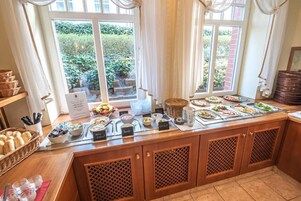 Daily continental breakfast for a fee