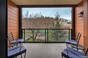 Property grounds - 🌄 Baskins Creek 311 | Steps to Downtown | Cozy Gatlinburg Condo🌄 (Gatlinburg)