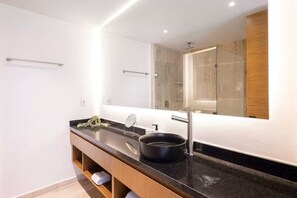 Hair dryer, towels, soap, toilet paper - Tulum Paradise: Terrace, Rooftop & Pool (Q.R.)
