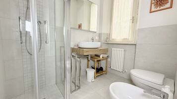 Shower, bidet, towels