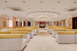 House | Meeting facility