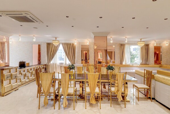 House | Dining