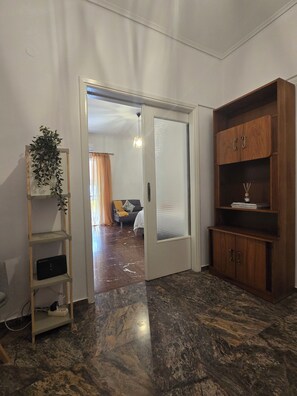 Interior - 2-Bedroom Central Athens Home by Rose - Green & Red Stations nearby (Athina)