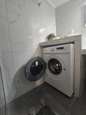 Interior - 2-Bedroom Central Athens Home by Rose - Green & Red Stations nearby (Athina)