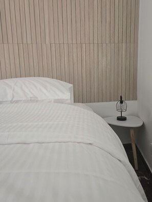 2 habitaciones, tabla de planchar con plancha y wifi gratis 