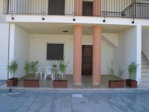 Exterior detail - Three bedroom apartment in beautiful seaside Italian village (Marina di Ginosa)