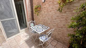 屋外ダイニングエリア