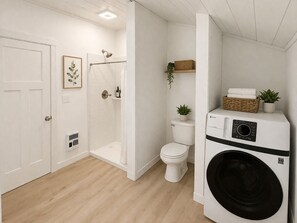 Shower - “Waterfront cabin w/ private deck overlooking the ocean & amazing sunset views.” (Cushing)
