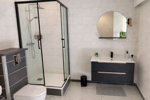 Unclassified image, 4 of 6, button - Vrbo Property (Coudekerque-Branche)