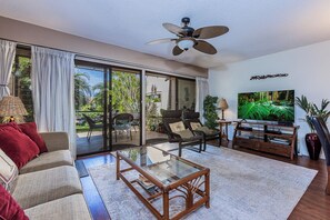 Smart TV - Maui Kamaole B102 Kihei condo near Kamaole Beach w/ pools, summer deal (Kihei)