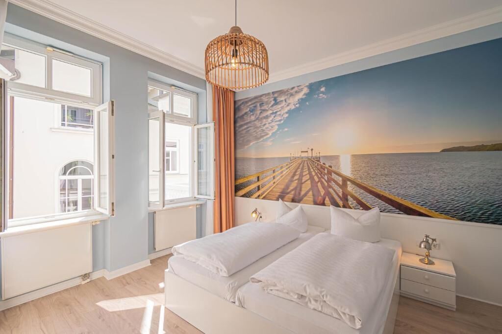 Deluxe Apartment, 2 Bedrooms, Sea View | Hypo-allergenic bedding available, in-room safe, cribs (surcharge)