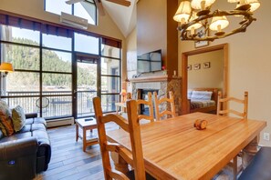 Interior - Beautiful 2-bedroom condo in Avon, minutes from Vail and Beaver Creek mountains. (Avon)