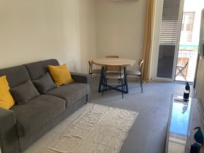 Smart TV - Newly renovated house, bright and within walking distance of Ortigia and the Greek theater. (Siracusa)