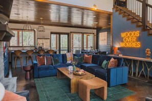 Interior - Stonefire Courtyard-Pickleball, Hot Tub, Fire Pit-Sleeps 16 (Broken Bow)