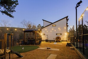 Exterior - Stonefire Courtyard-Pickleball, Hot Tub, Fire Pit-Sleeps 16 (Broken Bow)