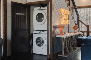 Interior - Stonefire Courtyard-Pickleball, Hot Tub, Fire Pit-Sleeps 16 (Broken Bow)