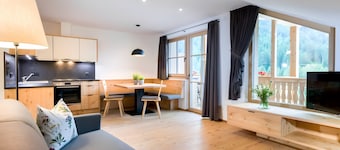 Apartamento 'Altmessnerhof Alpenklee' con vistas a la montaña, terraza compartida y Wi-Fi