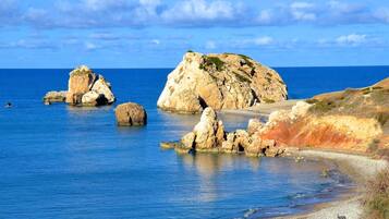 Beach nearby, sun-loungers, beach towels