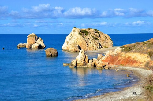 Village Charm and Coastal Calm: Spacious Villa with Private Pool & Nearby Beach