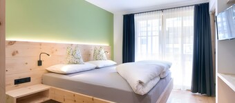 Room 'Altmessnerhof Glücksklee Zimmer' with Mountain View, Shared Terrace and Wi-Fi