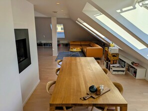 Dining - Bright, quiet and central loft apartment (150 m2) (Vestland)