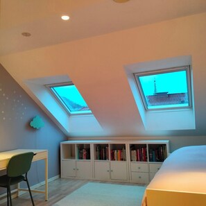 3 bedrooms, iron/ironing board, WiFi, bed sheets - Bright, quiet and central loft apartment (150 m2) (Vestland)