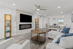 Unclassified image, 2 of 34, button - Newly Remodeled 2/2 Gulf Front Condo in Madeira Beach, Florida (Madeira Beach)