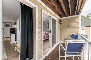 Outdoor dining - Winnipesaukee All Season Getaway (Gilford)