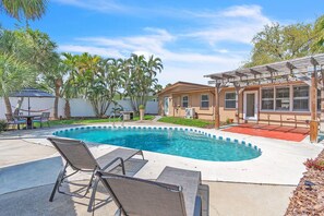 House, Multiple Beds (Sunset Dreams) | Pool - Sunset Dreams (St. Pete Beach)