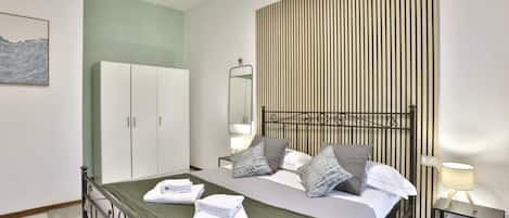 Iron/ironing board
