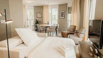 1 habitación, tabla de planchar con plancha, wifi y ropa de cama
