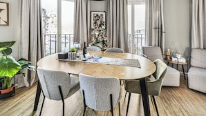 Interior - Just Sunny – 2.5-Room Apt near Messe & City Center (Basel)