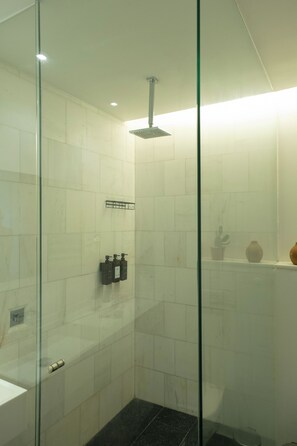 Hair dryer, towels, soap, shampoo - Urban Retreat in Reforma + AC + gym (Ciudad de México)