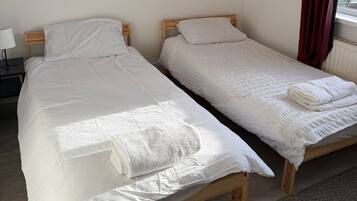 3 bedrooms, iron/ironing board, WiFi, bed sheets
