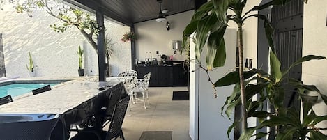 Outdoor dining