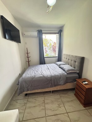 5 chambres, fer et planche à repasser, Wi-Fi, draps fournis