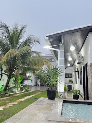 Pool - Spacious vacation home for 10 people with pool 200 meters to the beach (Niterói)